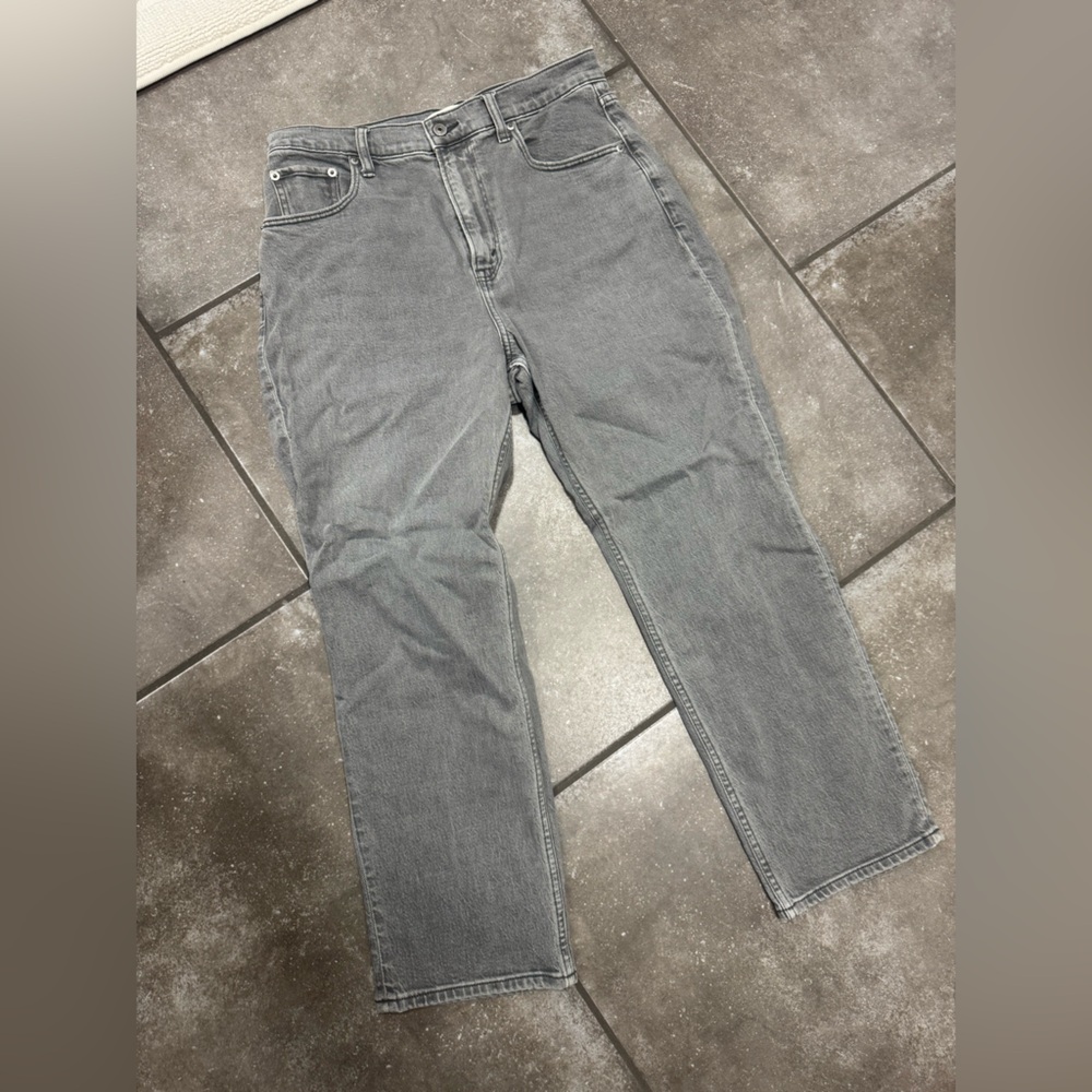 Abercrombie & Fitch Light Gray Ankle Straight Ultra High Rise Jeans SHORT